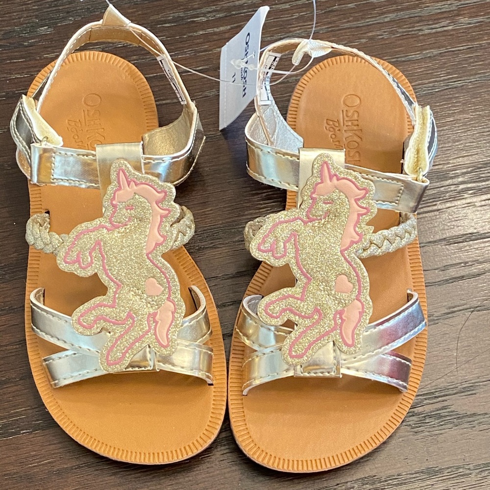 Gold sparkle unicorn sandals🦄